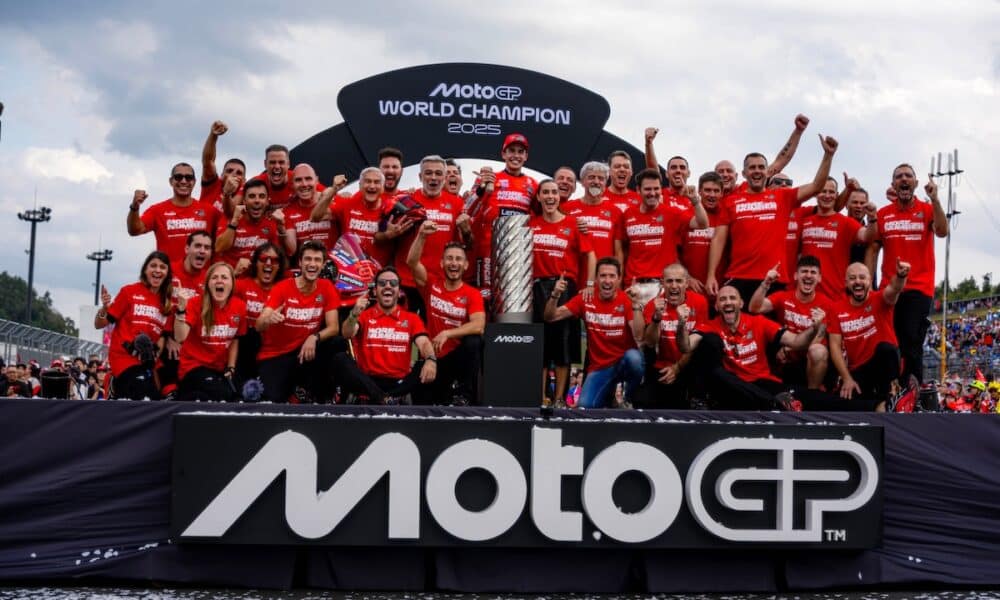 Le celebrazioni del titolo di Marquez in Giappone