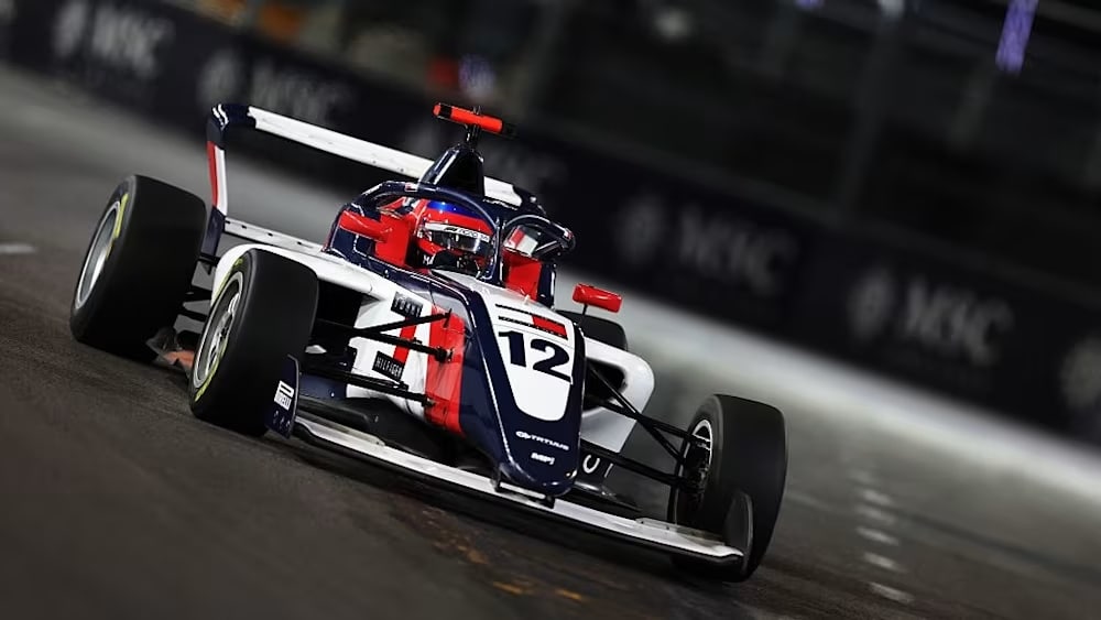 Alba Larsen con i colori Tommy Hilfiger