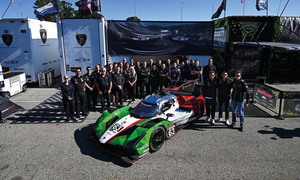 La foto di gruppo in occasione della Petit Le Mans a Road Atlanta, ultima gara della SC63 (© Lamborghini)