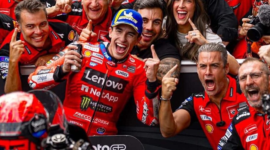 Marc Marquez insieme a Javi Ortiz