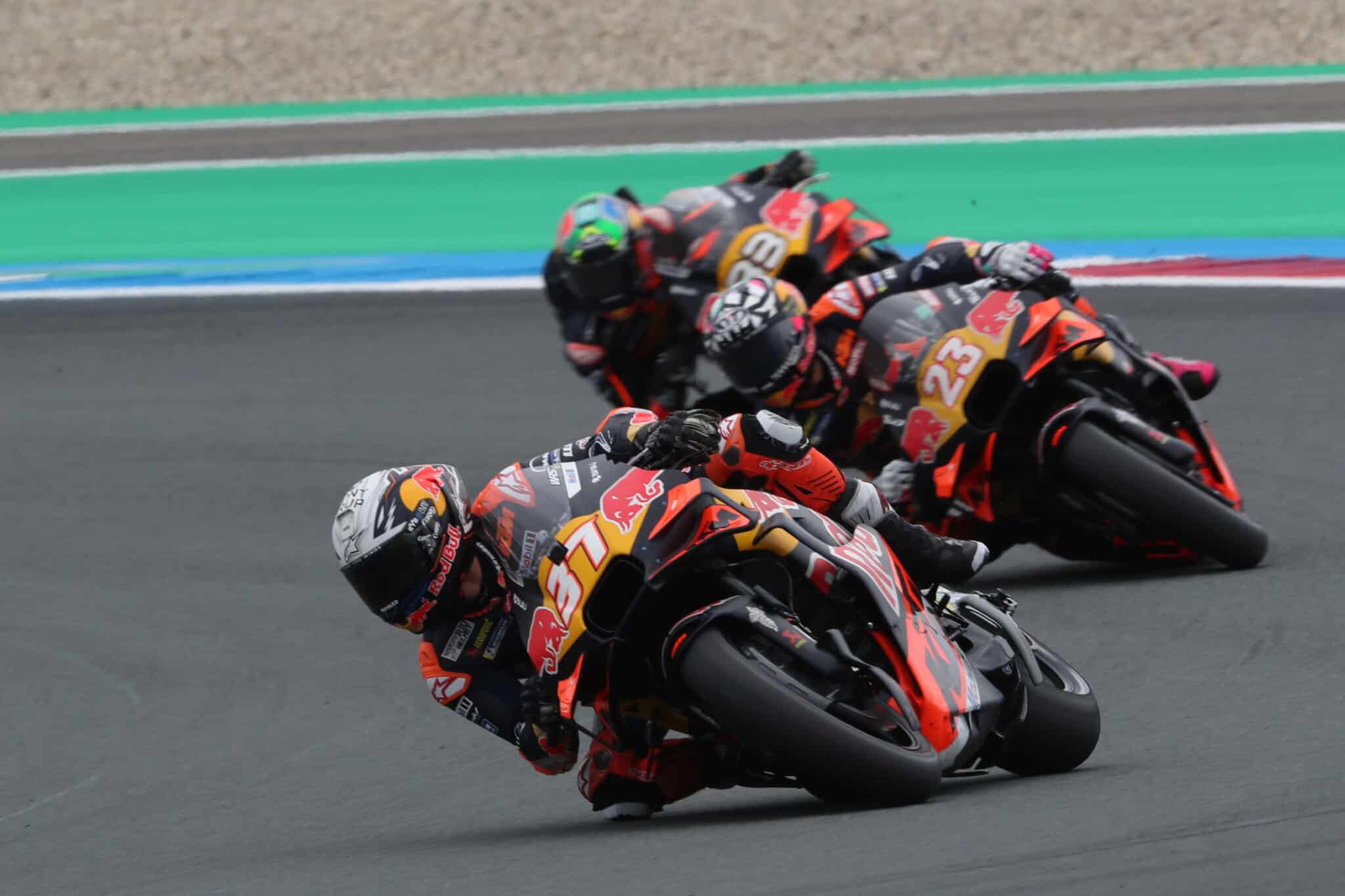 I piloti KTM in azione nella MotoGP 2025
