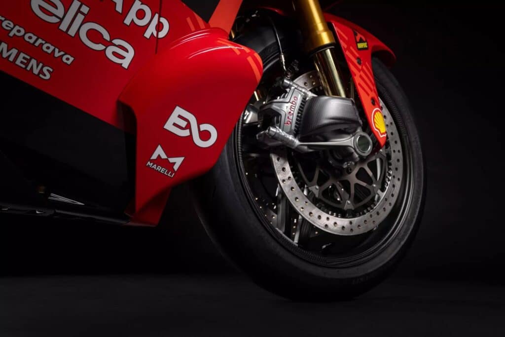 Il corner sidepod e la ruota anteriore della Panigale V4 Marquez World Champion Replica (© Ducati)