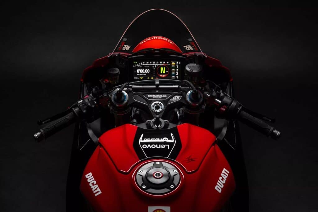 Il serbatoio e la zona comandi della Panigale V4 Marc Marquez (© Ducati)
