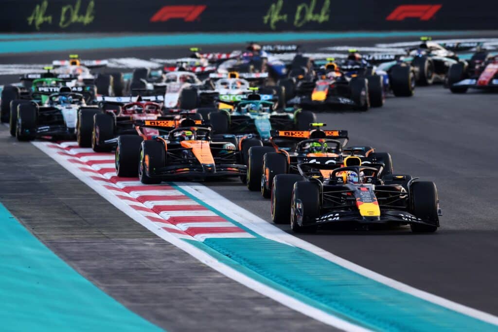 La partenza del GP di Abu Dhabi 2025 (© Red Bull Content Pool)