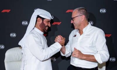 Il presidente della FIA Mohammed Ben Sulayem e il CEO della Formula 1 Stefano Domenicali dopo la firma del Patto della Concordia (© F1)