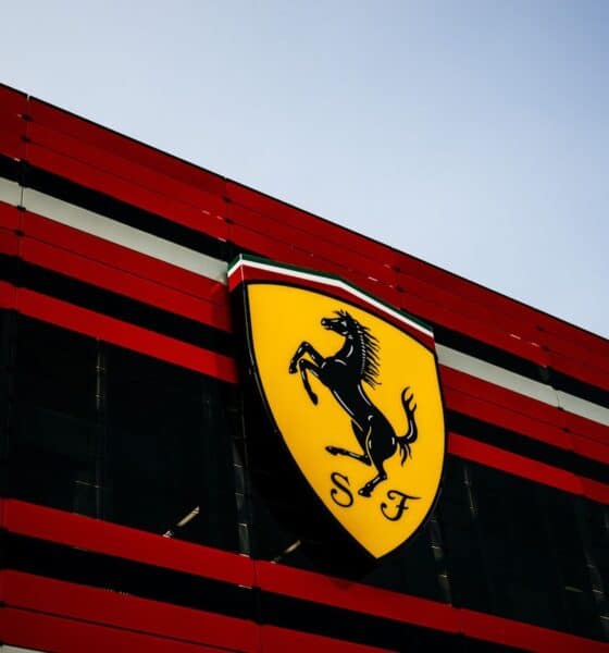 La facciata della Gestione Sportiva, sede della Scuderia Ferrari (© Ferrari)