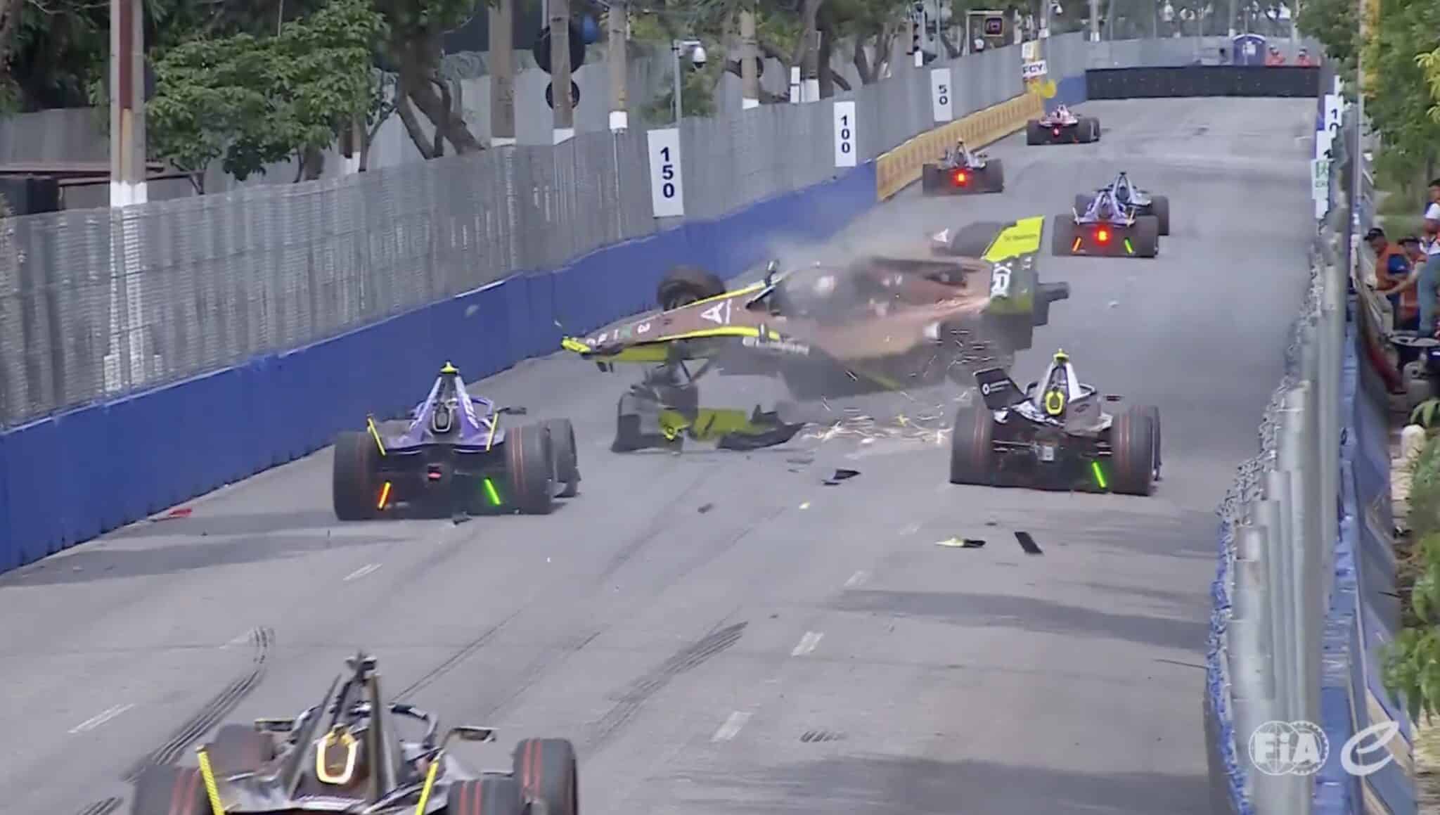 L'incidente di Pepe Martì nell'E-Prix di San Paolo (© FIA Formula E)