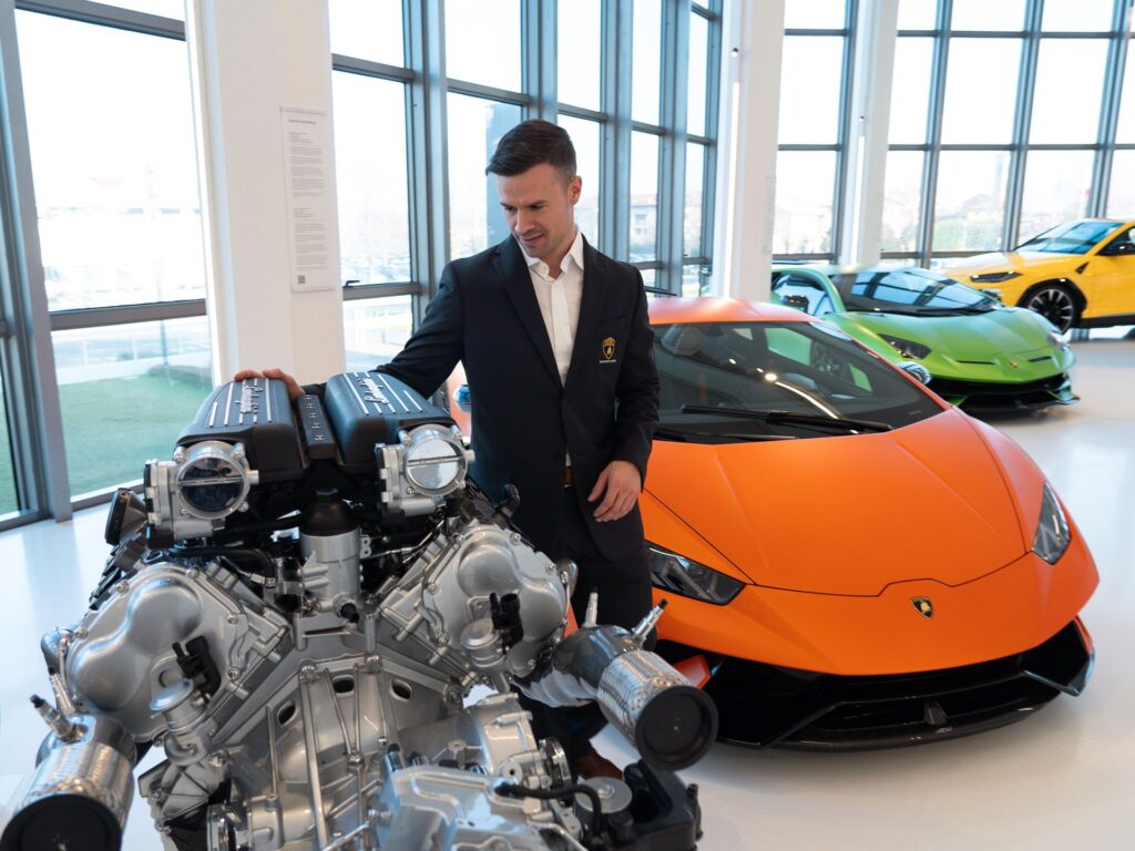 Patric Niederhauser al Museo di Sant'Agata Bolognese (© Lamborghini)
