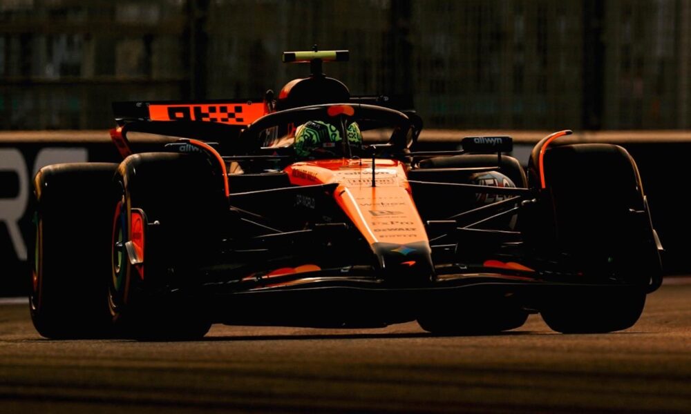 Lando Norris durante le prove libere del GP di Abu Dhabi 2025 (© McLaren)
