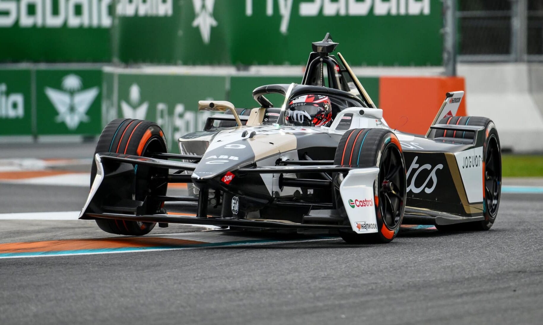 Mitch Evans, Jaguar TCS Racing, e-prix miami (© ABB FIA Formula E)