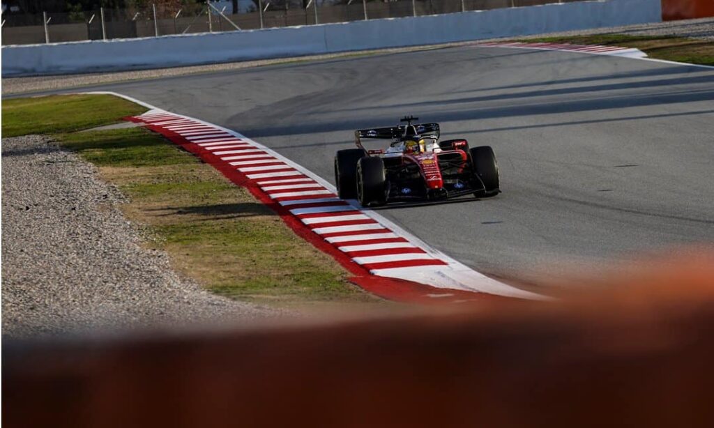 hamilton ferrari test f1 2026