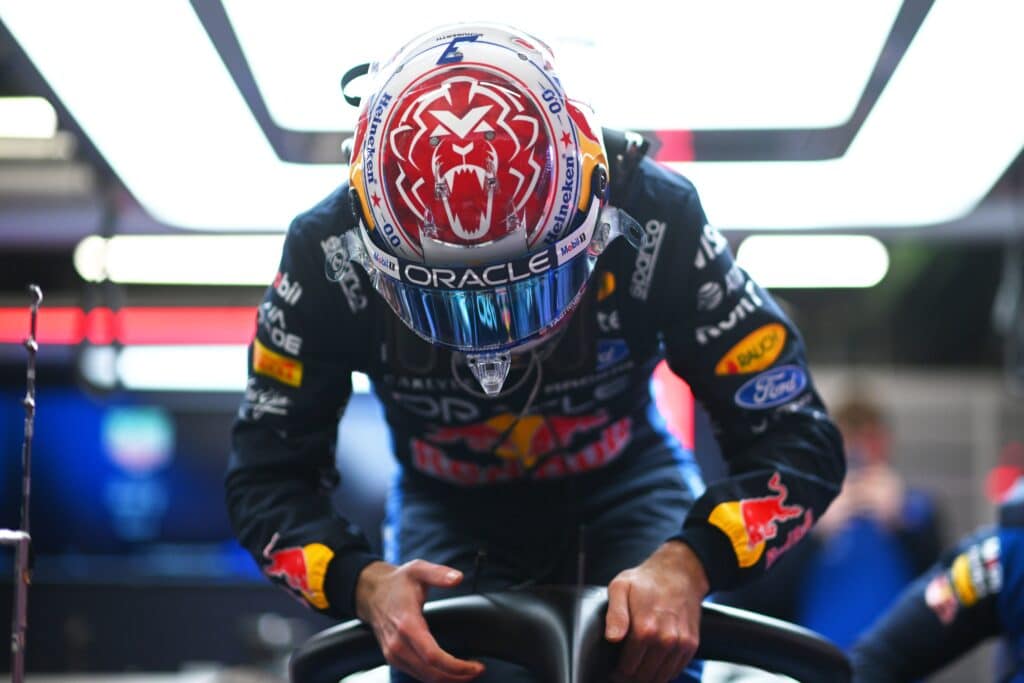 verstappen rb22 test f1