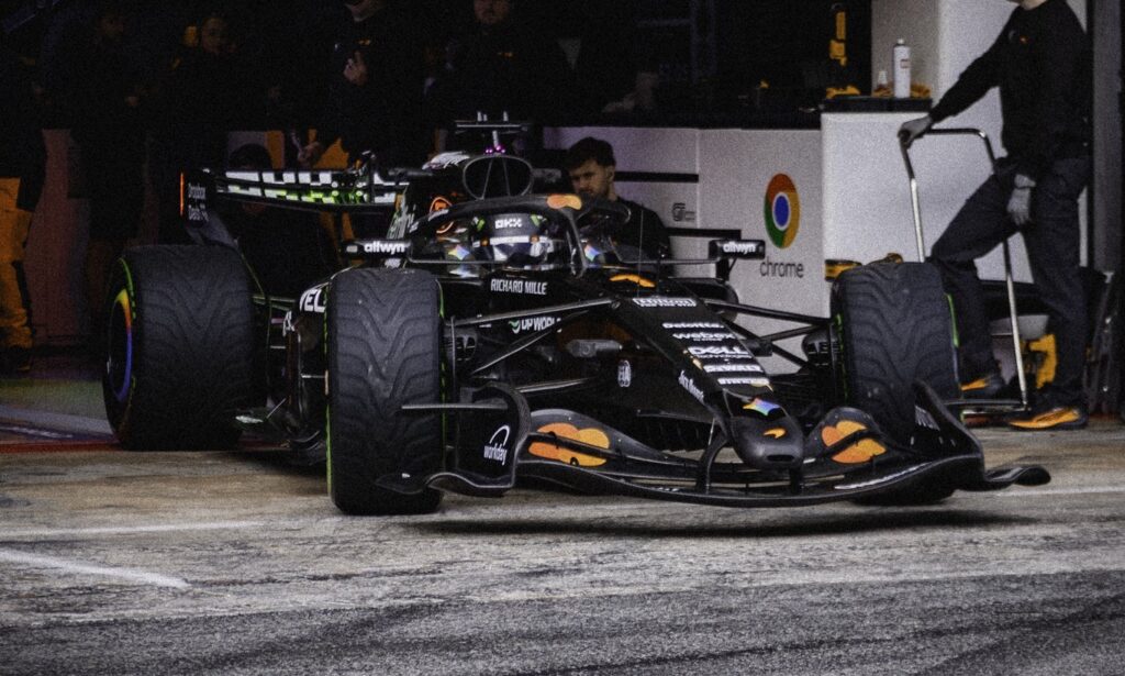 MCLAREN F1 TEST 2026