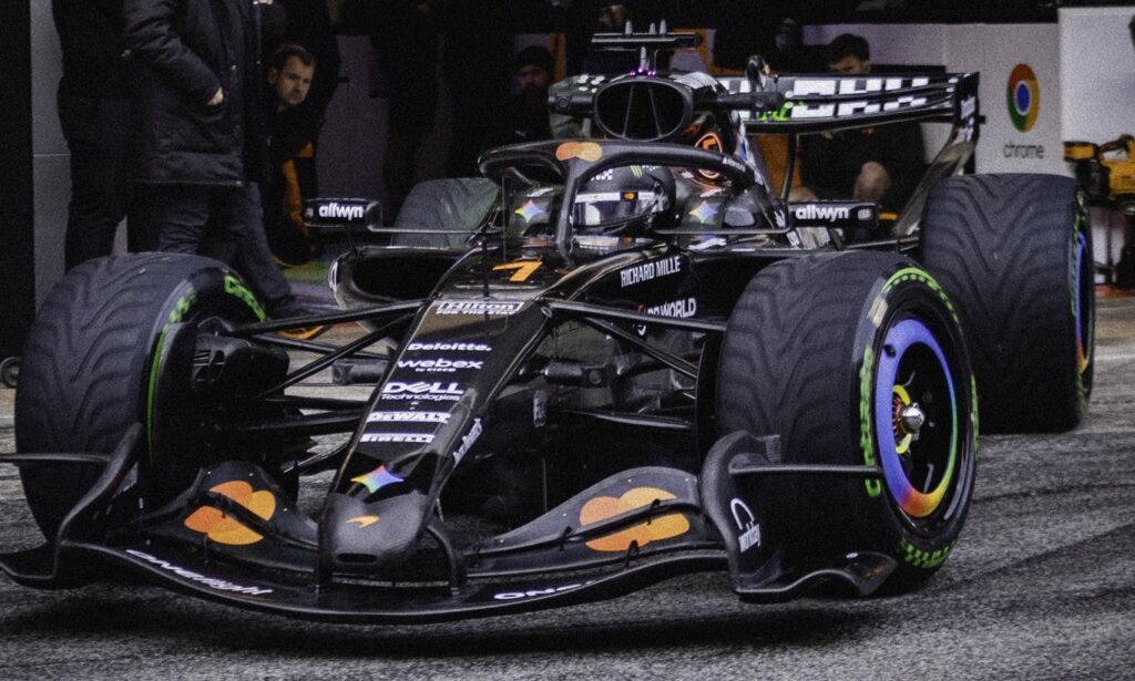 MCLAREN F1 TEST 2026
