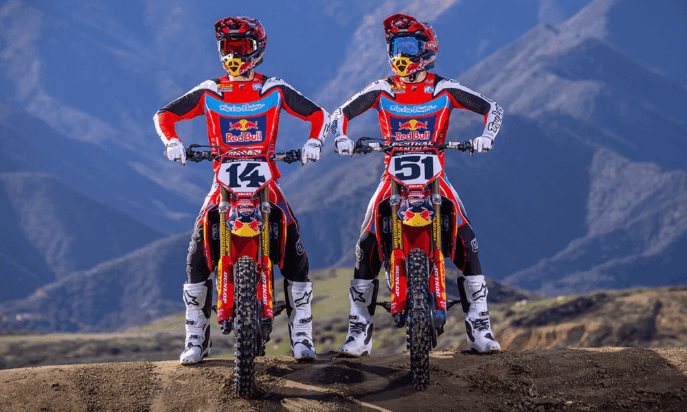 Justin Barcia e Dylan Ferrandis piloti del Troy Lee Designs Red Bull Ducati Factory Racing Team