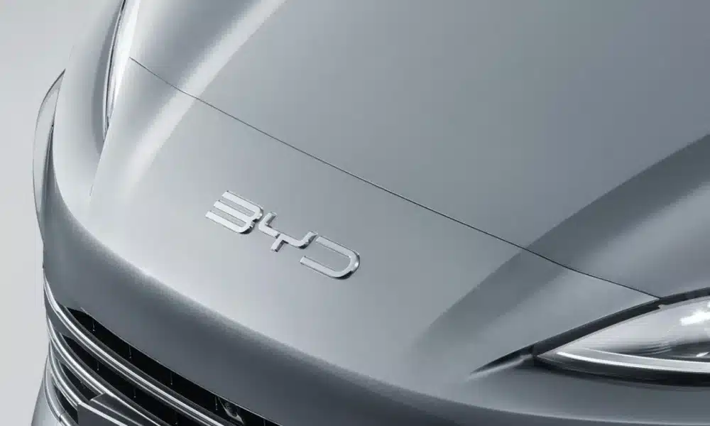 Trapelate foto della nuova BYD Seal 08