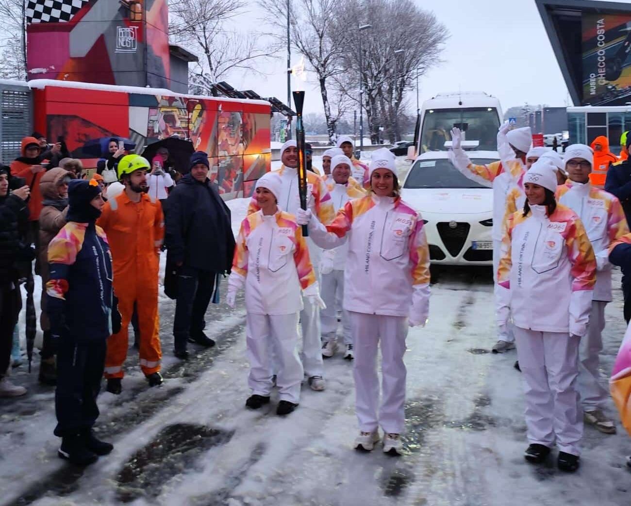 La partenza della fiamma olimpica dall'Autodromo Enzo e Dino Ferrari di Imola