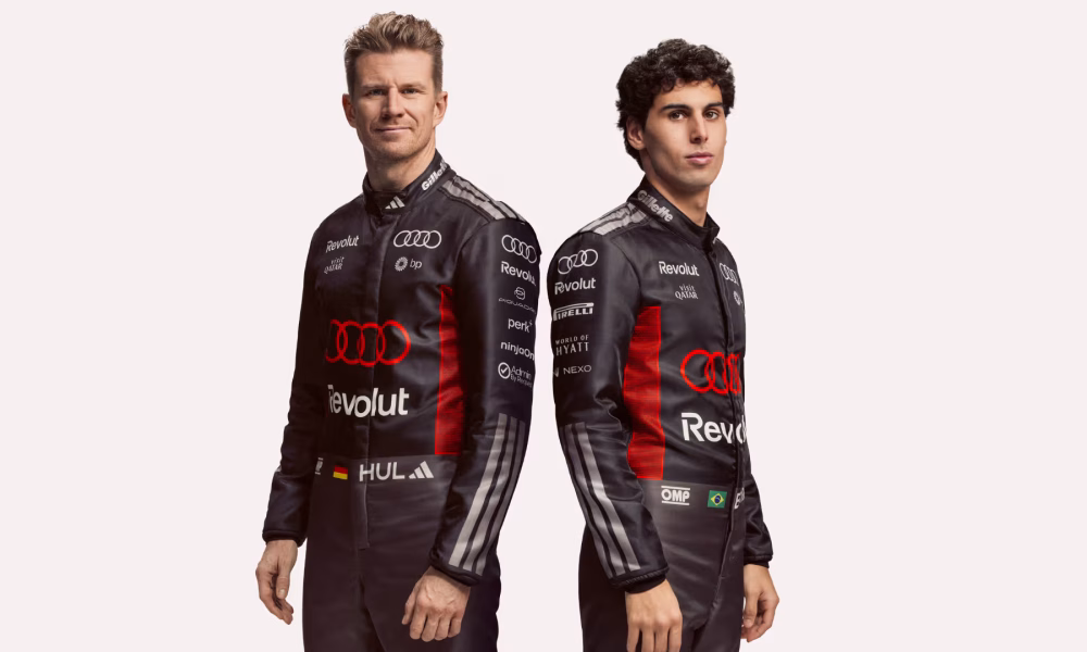 Nico Hulkenberg e Gabriel Bortoleto con le nuove tute Audi 2026