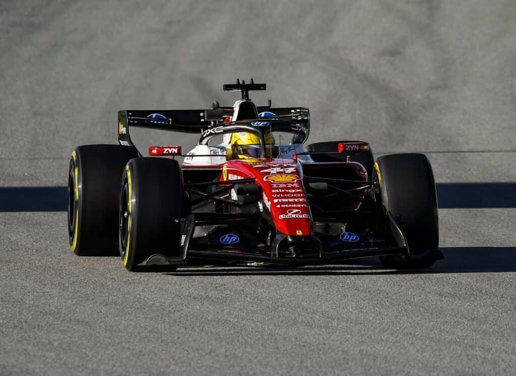 Lewis Hamilton ha fatto siglare il miglior tempo dei test F1 2026 a Barcellona