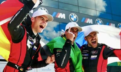 Heinrich, Nasr e Andlauer festeggiano la vittoria della 24 Ore di Daytona 2026 (© Porsche Motorsport)