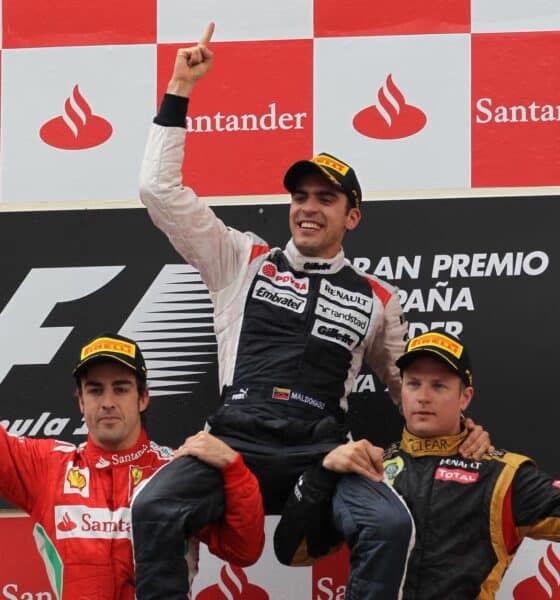 Pastor Maldonado portato in trionfo dopo la vittoria al GP di Spagna 2012 con la Williams sponsorizzata PDVSA