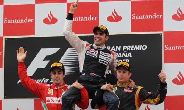 Pastor Maldonado portato in trionfo dopo la vittoria al GP di Spagna 2012 con la Williams sponsorizzata PDVSA