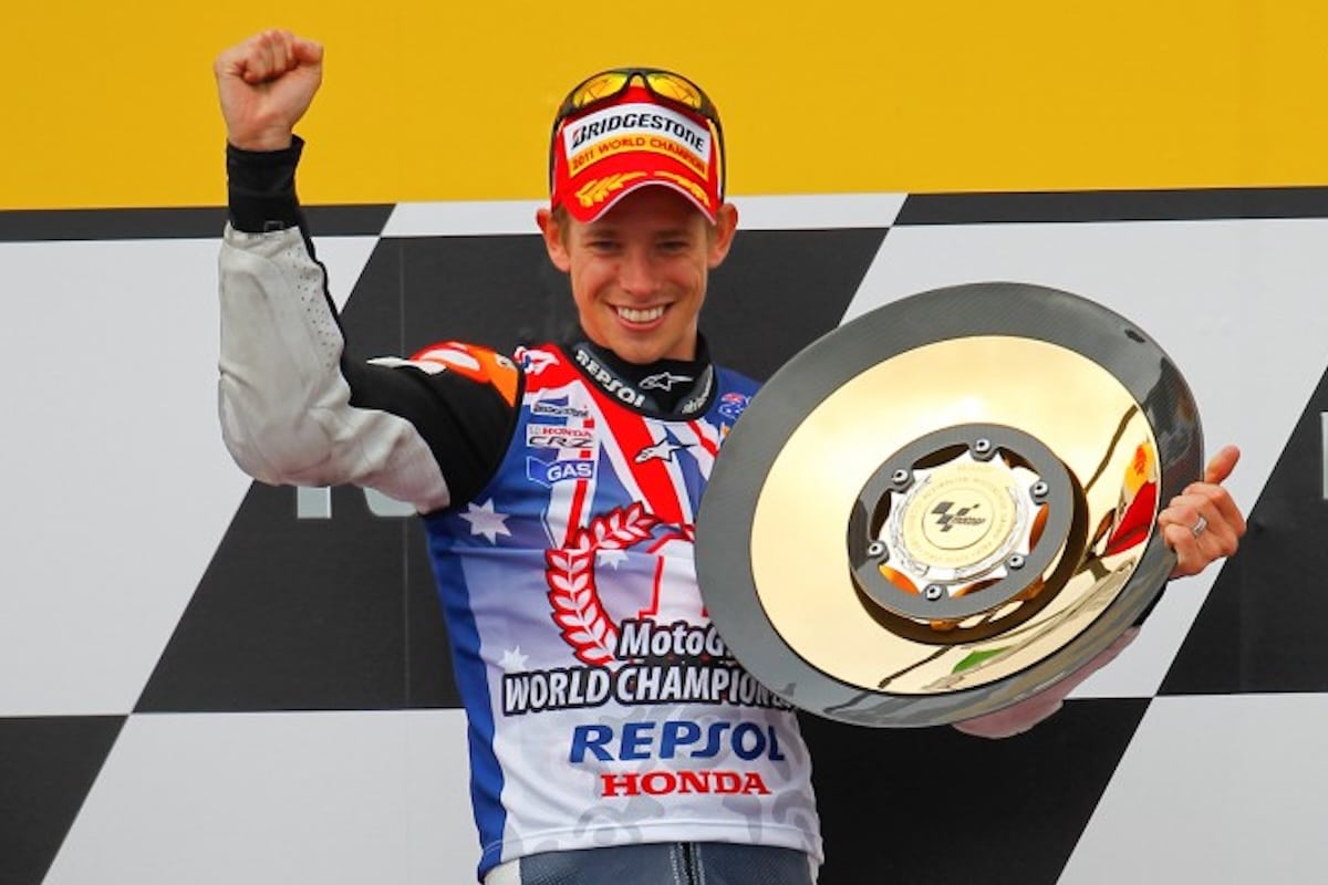 Casey Stoner sul podio di Phillip Island nel 2011 (© MotoGP)
