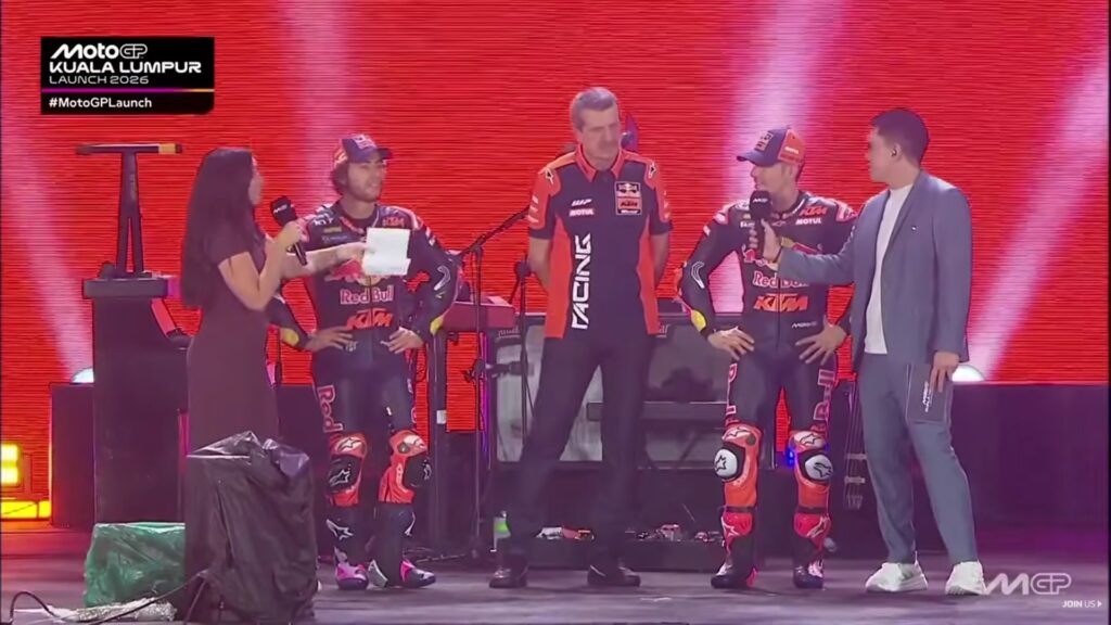 La squadra Tech3 sul palco