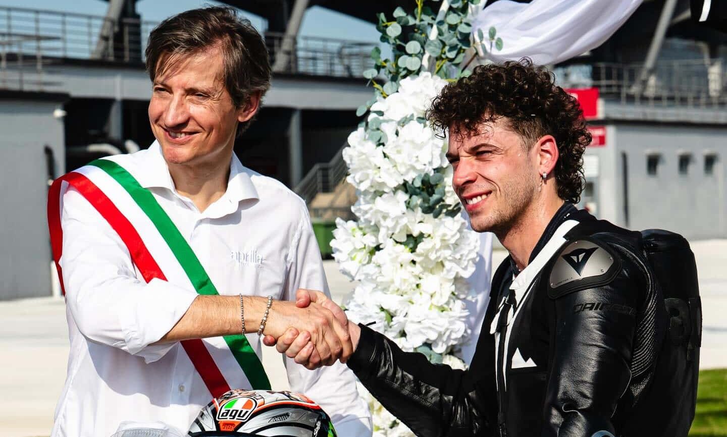 bezzecchi rinnovo aprilia