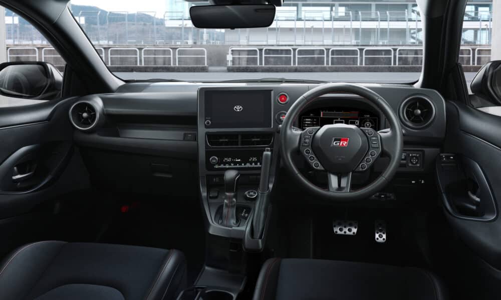 Toyota Yaris GR 2026, l'abitacolo (© Toyota)