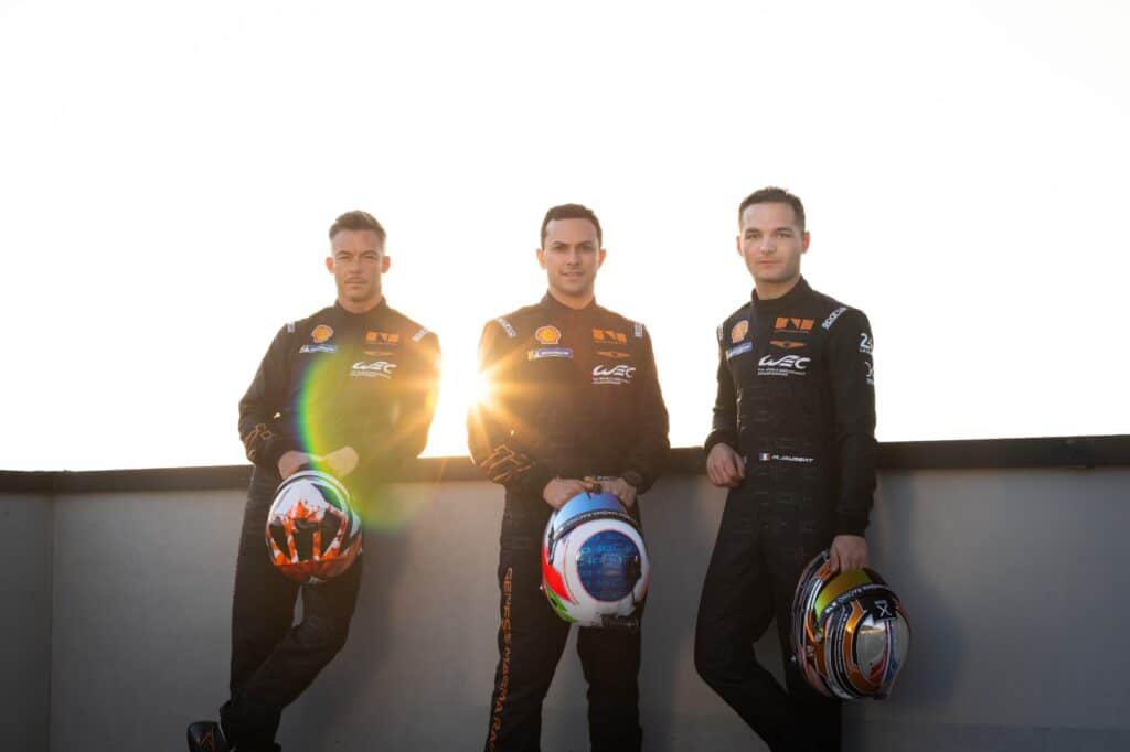 L'equipaggio della Genesis GMR-001 Hypercar #17 che correrà nel WEC 2026 (© Genesis Magma Racing Newsroom)