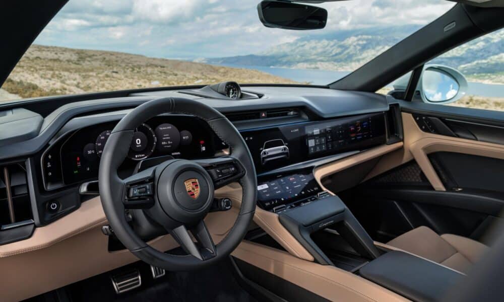 Porsche Cayenne S Coupé Electric interni