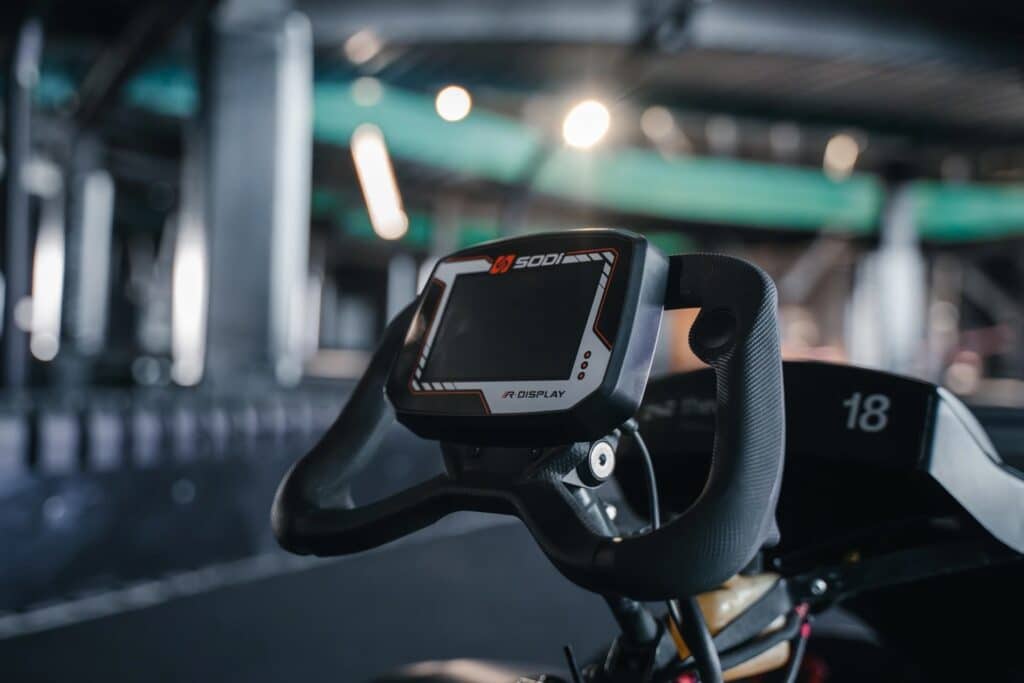 Il display sul volante del kart Sodi (© theway)