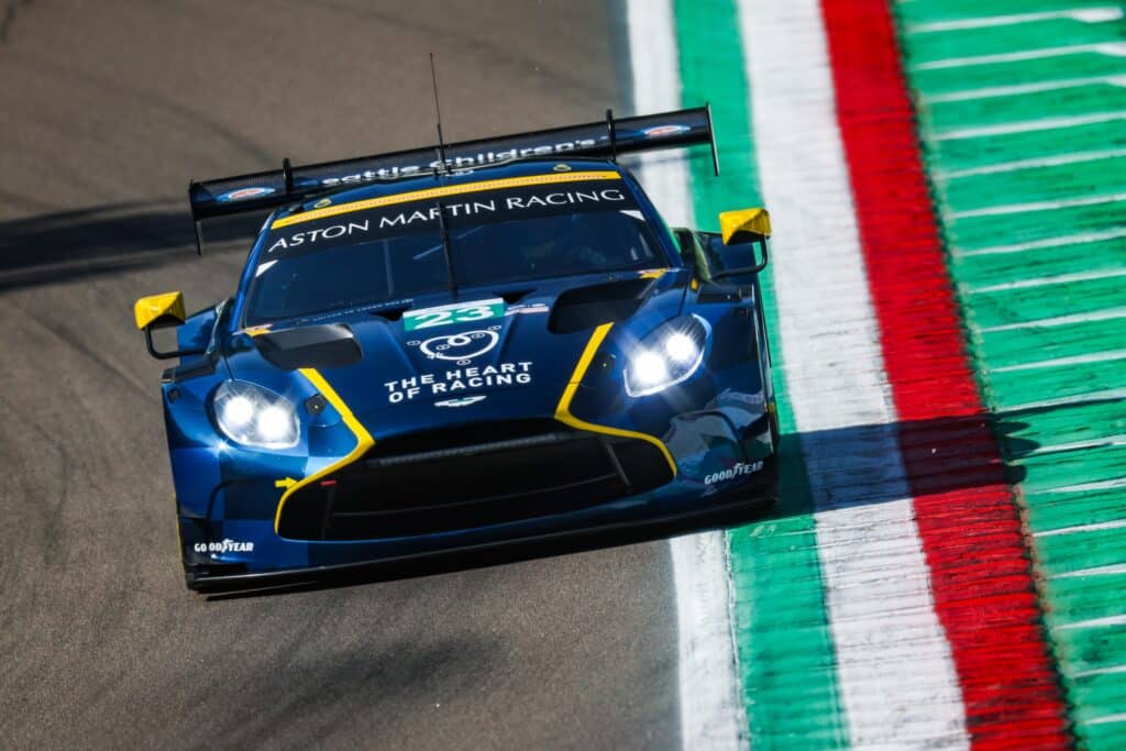 Heart of Racing Team, Aston Martin Vantage AMR GT3 Evo #23 in azione a Imola