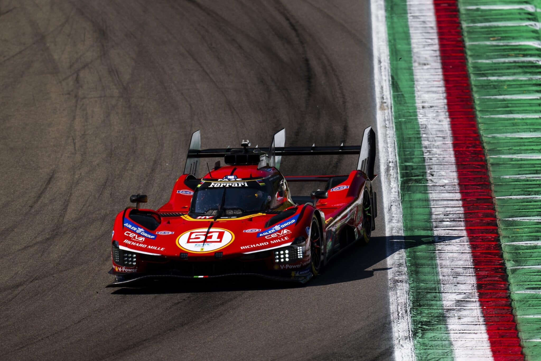 La Ferrari-AF Corse #51 in pista a Imola