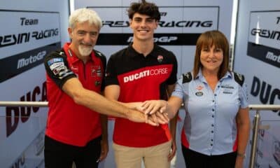 Gigi Dall'Igna, Fermin Aldeguer e Nadia Padovani Gresini al momento dell'accordo biennale (© Gresini Racing)