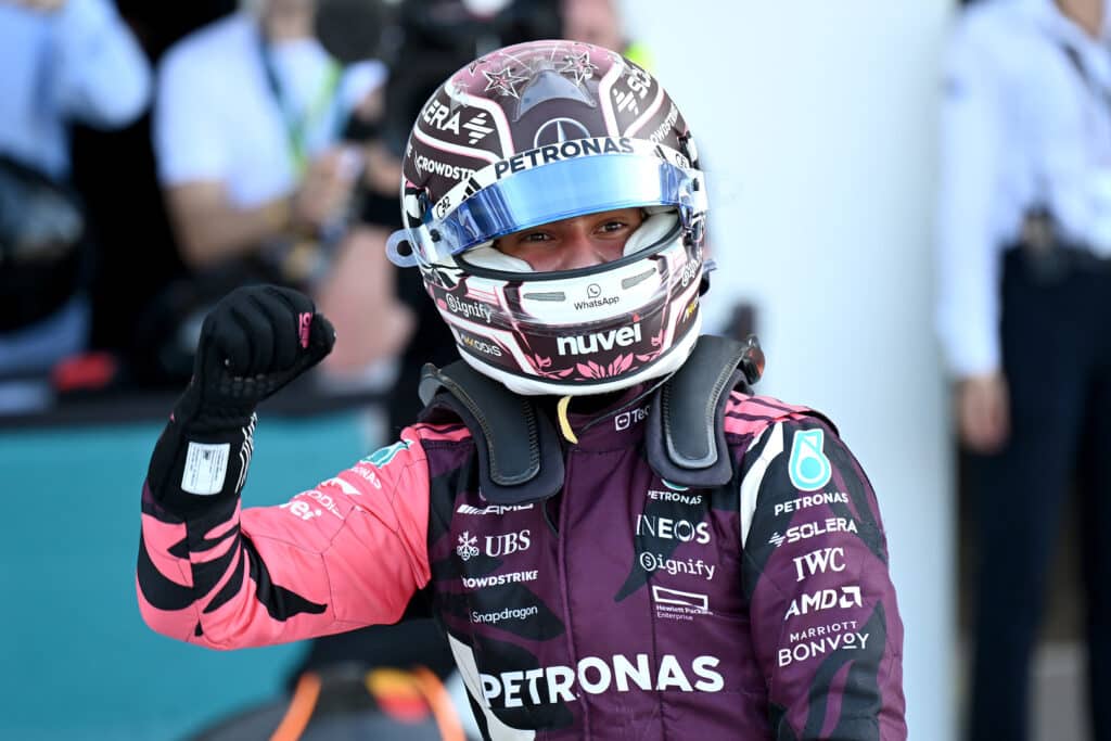 Kimi Antonelli festeggia la pole nelle qualifiche Sprint del GP di Miami 2025