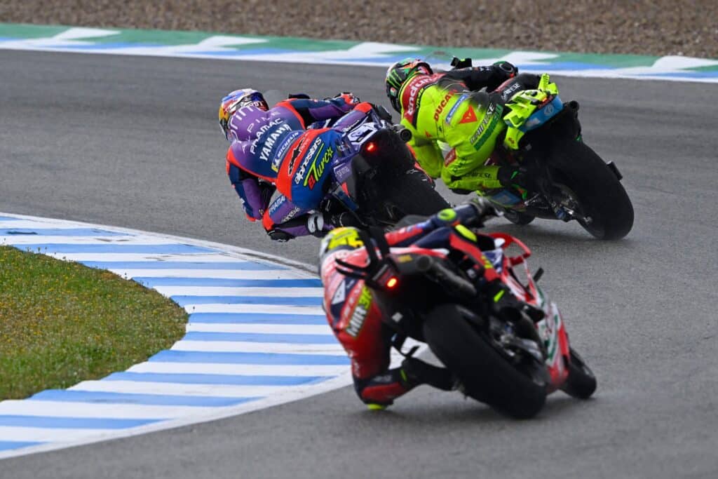 Morbidelli davanti a Razgatlioglu a Jerez (© Red Bull Content Pool)