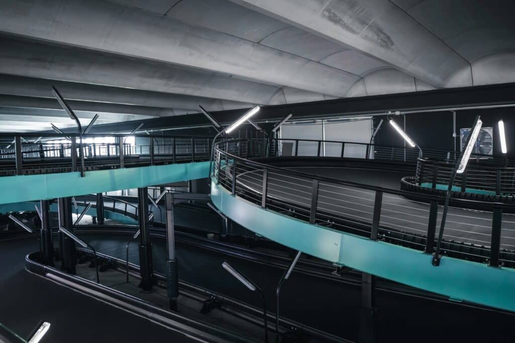 I saliscendi della parte indoor della pista (© theway)