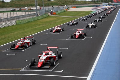 F4 2026: partenza delle monoposto in vista della gara finale del round di Misano (© archiviofotografico.acisport.it )