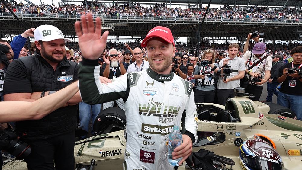 Felix Rosenqvist vincitore della 500 miglia di Indianapolis 2026 (© indycar.com)