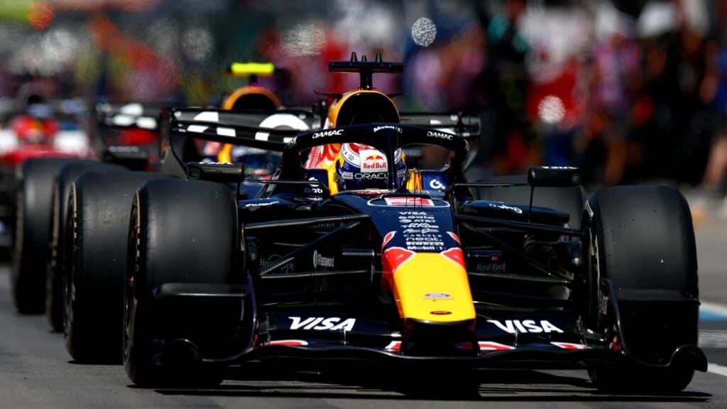 La coda di monoposto nella pit lane di Montreal (© formula1.com)