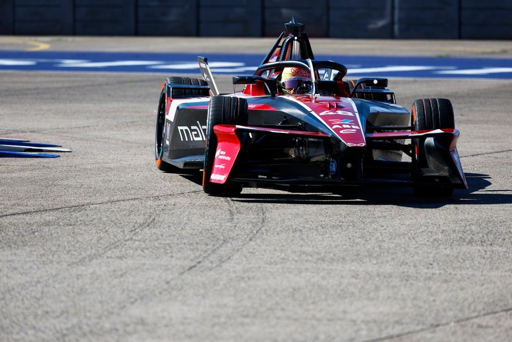 Edoardo Mortara a Berlino (© Formula E Media Centre/LAT Images)