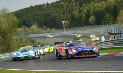 In primo piano la #3 Mercedes di Max Verstappen alla 24 Ore del Nurburgring (© www.24h-media.de / Gruppe C Photography)