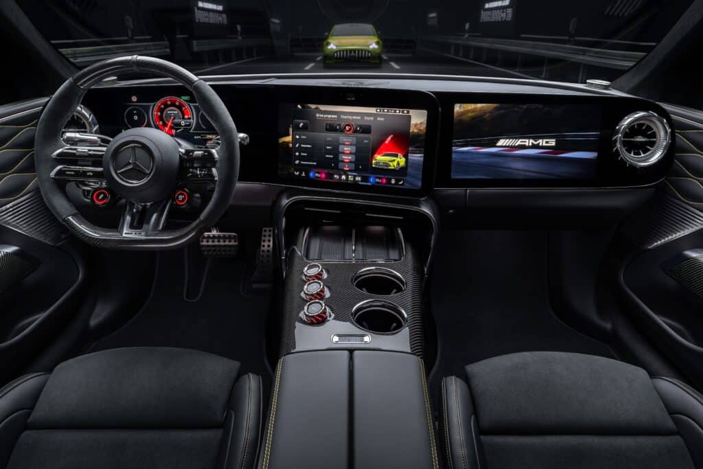 Mercedes-AMG GT 4-Porte Coupé interni