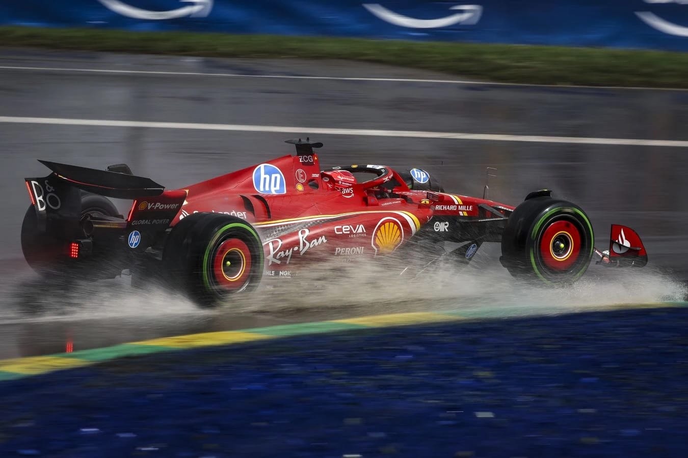 La Ferrari di Leclerc sul bagnato in Canada nel 2024 (© Ferrari Media Centre)