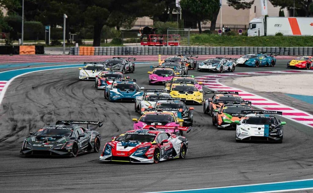 Una partenza del Super Trofeo al Paul Ricard (© Lamborghini)