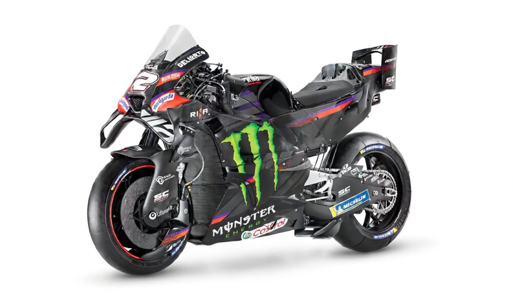 L'ipotesi della livrea Aprilia con il marchio Monster Energy (© immagine originale Aprilia, modificata con l'aiuto dell'AI)