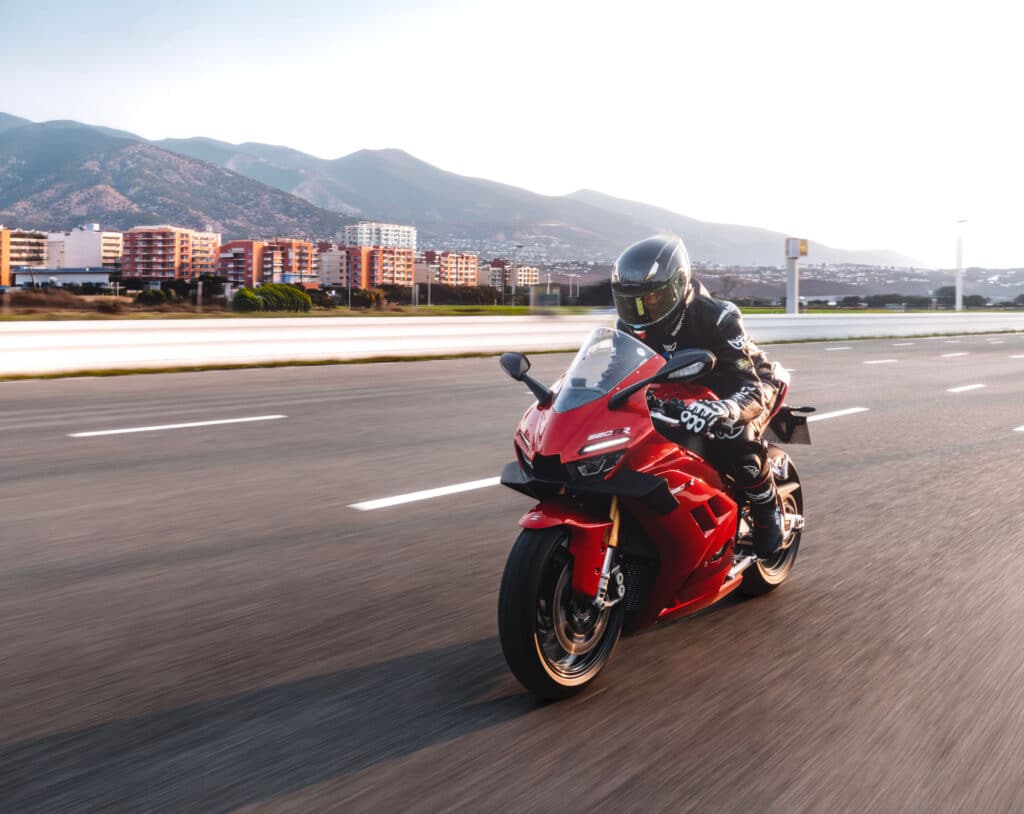 Una ZXMoto 820RR (© global.zxmoto.com)