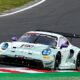 La Porsche #80 in azione a Brands Hatch